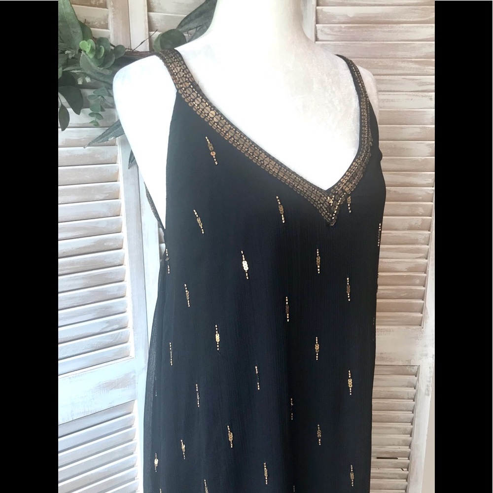 STUNNING CHIFFON DRESS WITH SEQIN ACCENTS - Picture 2 of 8